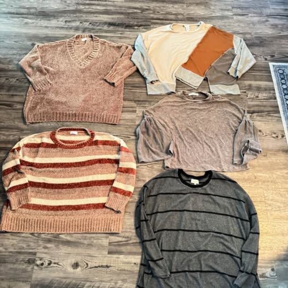 Women's Sweaters and Long Sleeve Tops Lot  size Large
